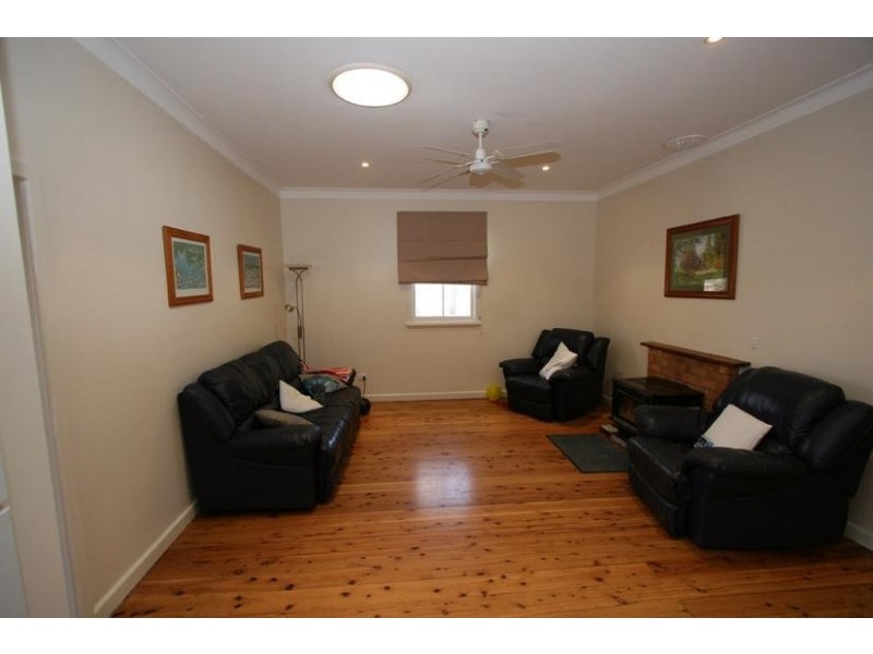 8 Clinton Street, Orange NSW 2800