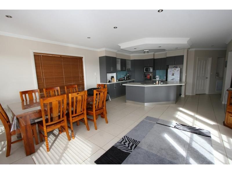 5 Whitney Place, Orange NSW 2800