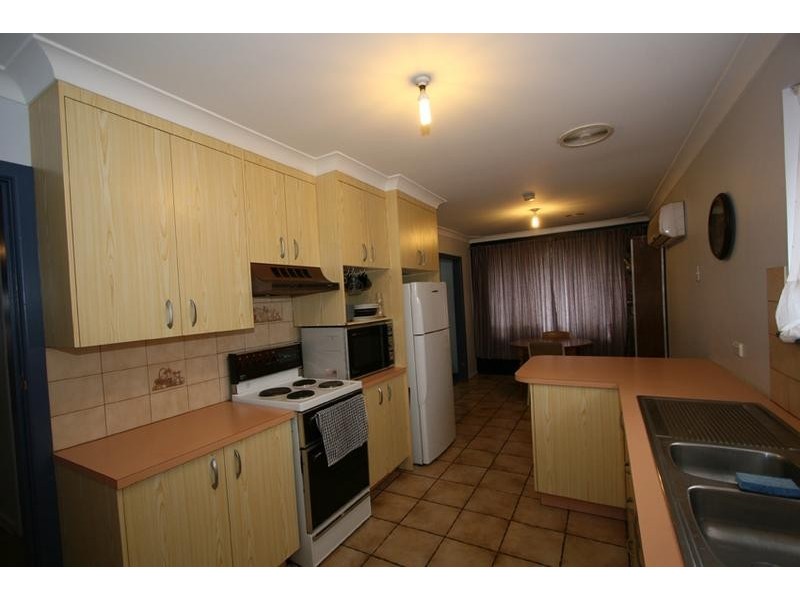 41 Cecil Road, Orange NSW 2800