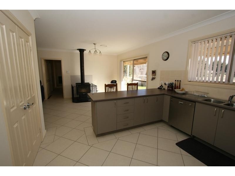 25 Stuart Street, Molong NSW 2866