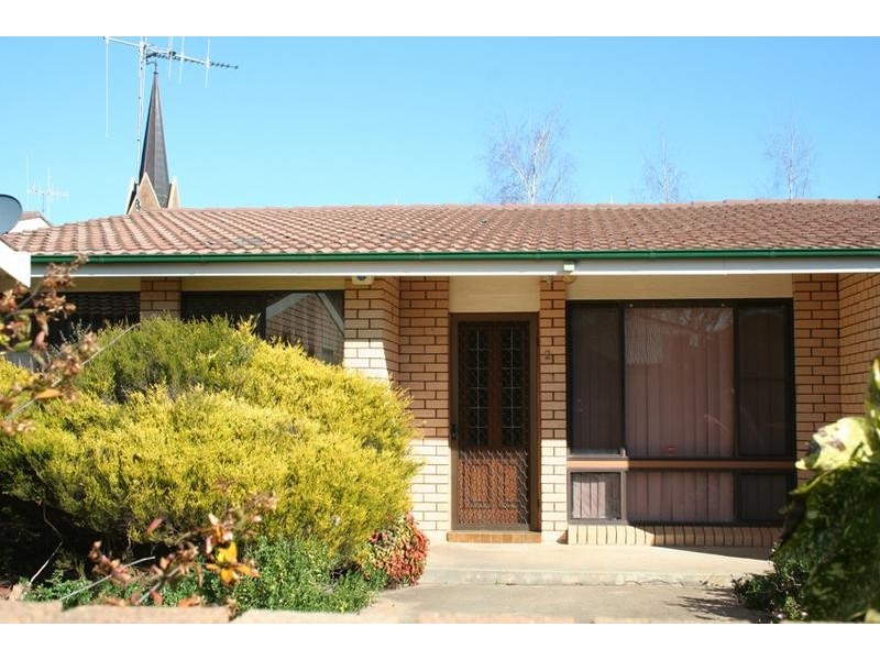 2/2 Stibbards Lane, Orange NSW 2800