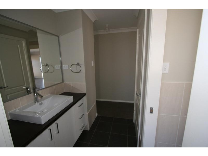 4 Ruby Street, Orange NSW 2800