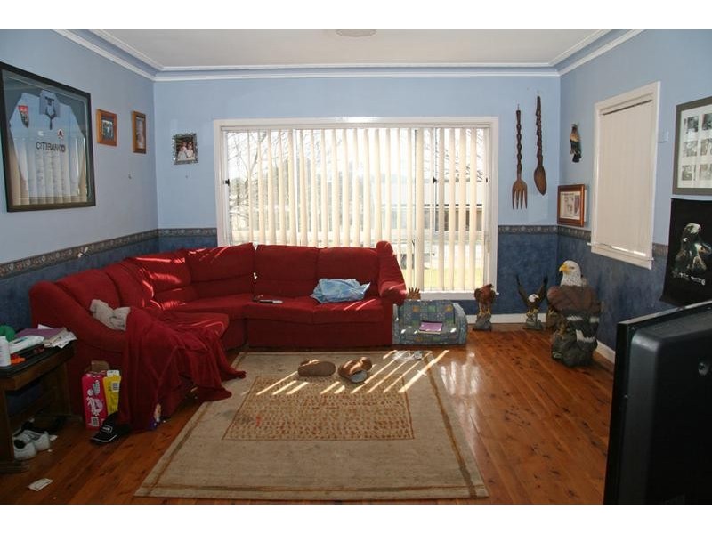 16 castle street, Molong NSW 2866