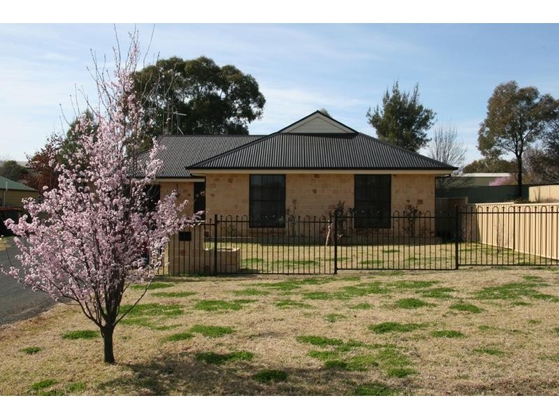 100 King Street, Molong NSW 2866