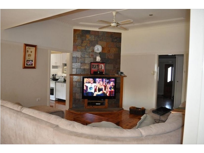 31 Wellington Street, Molong NSW 2866