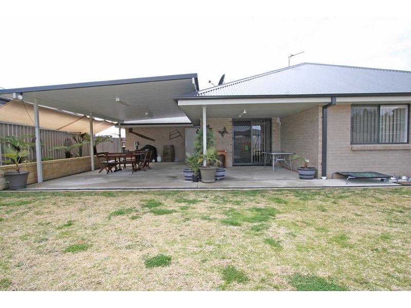 21 Moonstone Drive, Orange NSW 2800
