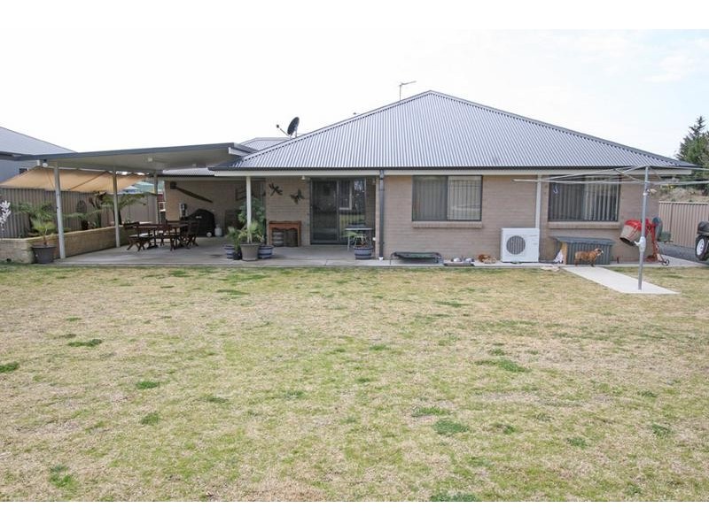 21 Moonstone Drive, Orange NSW 2800