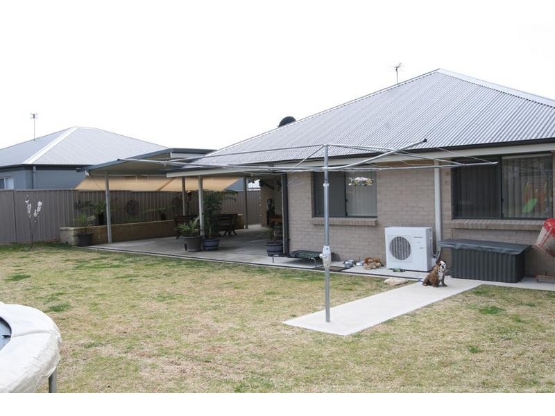 21 Moonstone Drive, Orange NSW 2800