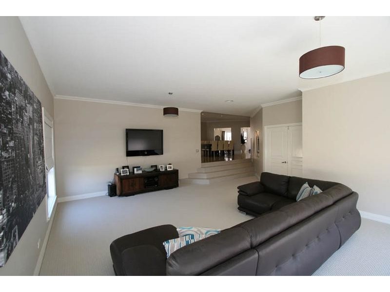 3 Claremont Way, Orange NSW 2800