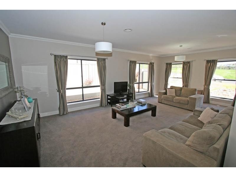 3 Claremont Way, Orange NSW 2800