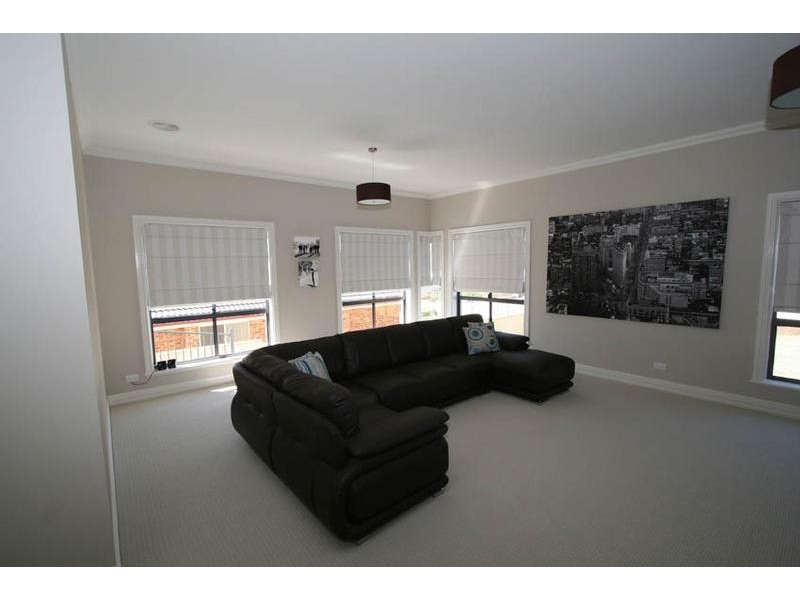 3 Claremont Way, Orange NSW 2800