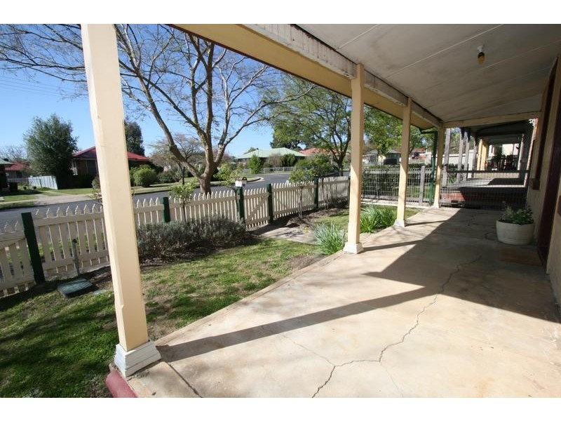 406 Summer Street, Orange NSW 2800