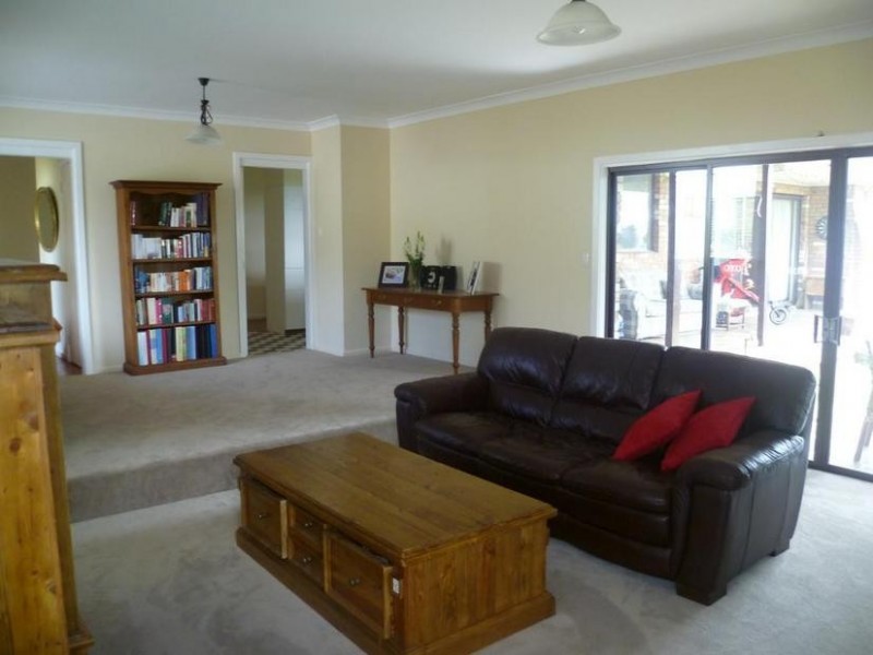 15 Lee Street, Molong NSW 2866