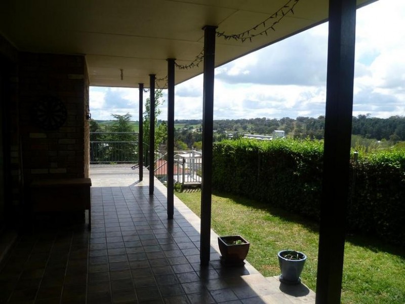 15 Lee Street, Molong NSW 2866