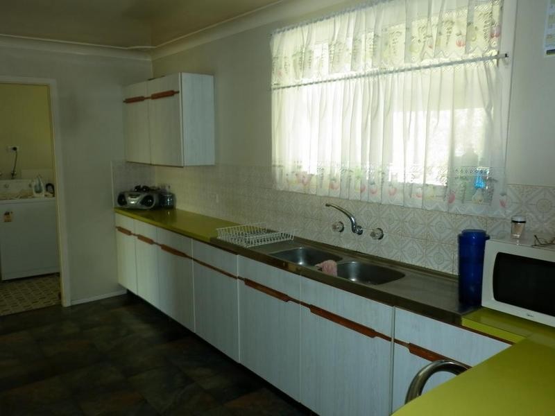 12 Riddell Street, Molong NSW 2866