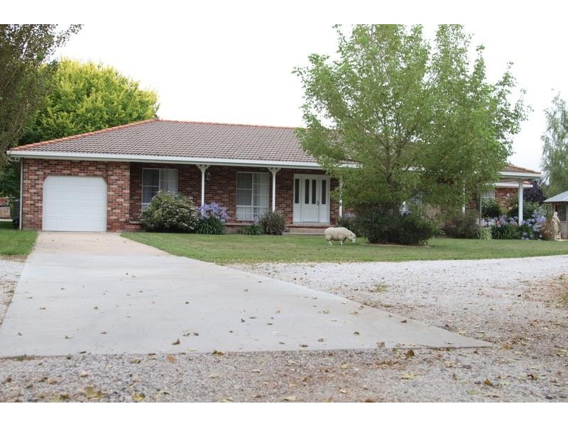 45 Ploughmans Lane, Orange NSW 2800