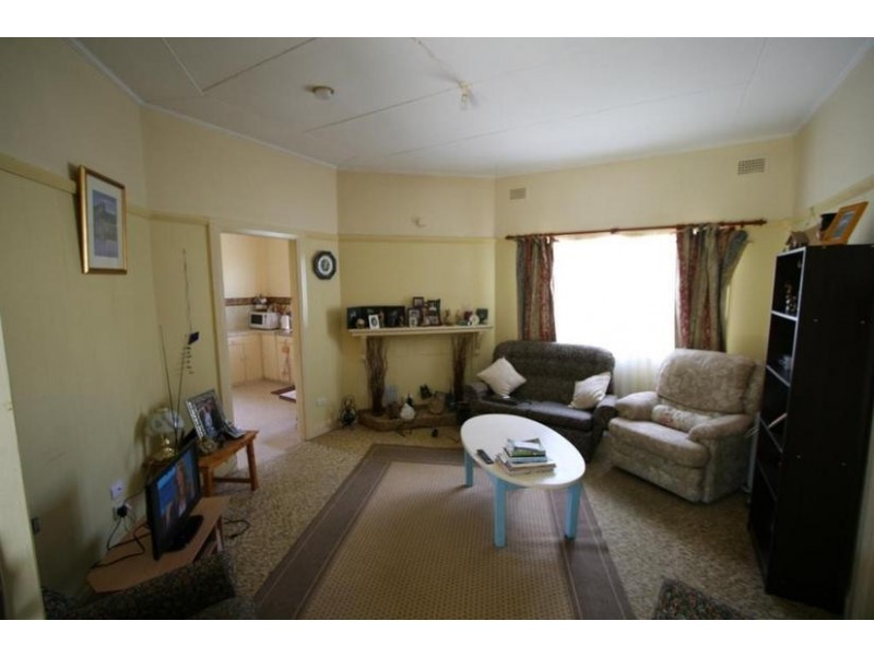 232 March Street, Orange NSW 2800