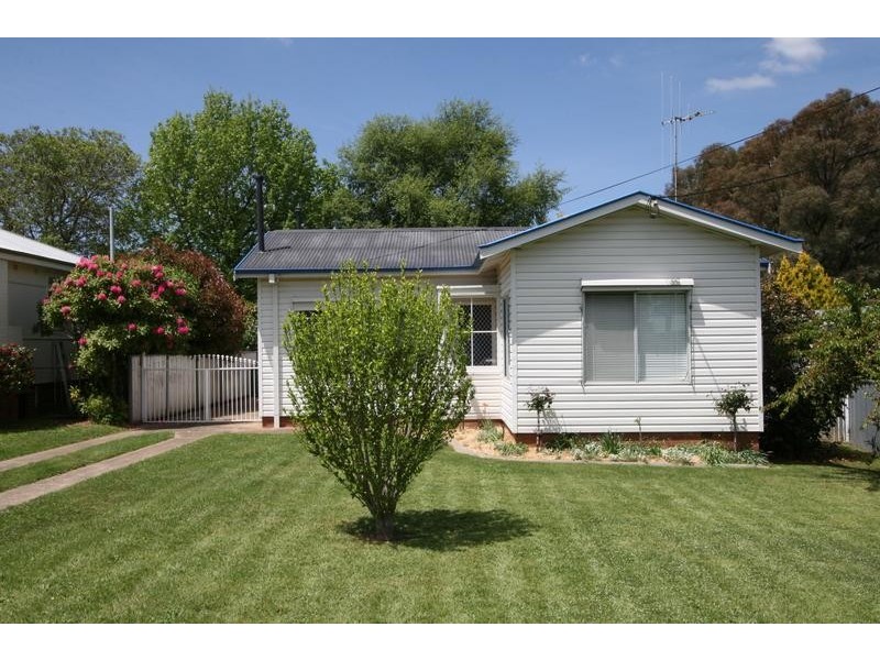 168 Clinton Street, Orange NSW 2800