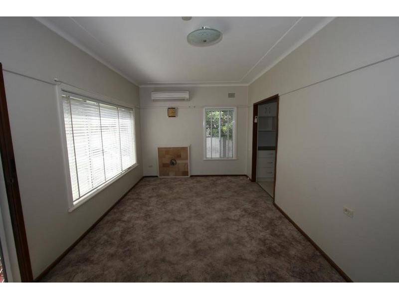 168 Clinton Street, Orange NSW 2800