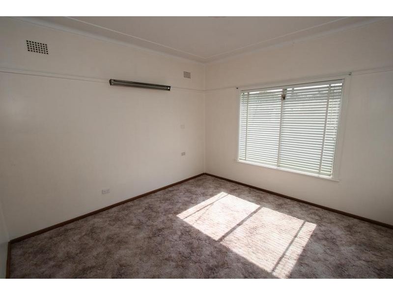 168 Clinton Street, Orange NSW 2800