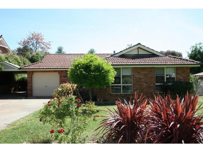 4 Bowyer Place, Orange NSW 2800
