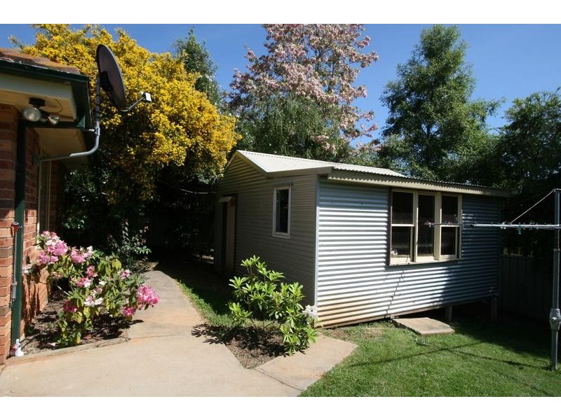 4 Bowyer Place, Orange NSW 2800