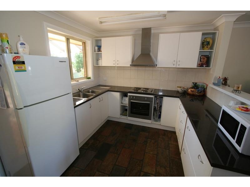 4 Bowyer Place, Orange NSW 2800