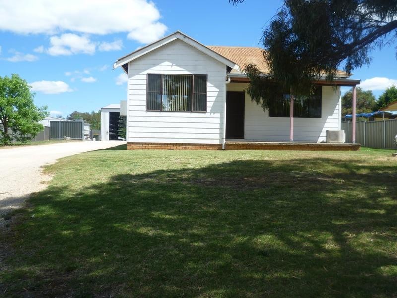 16 Molong Street, Molong NSW 2866