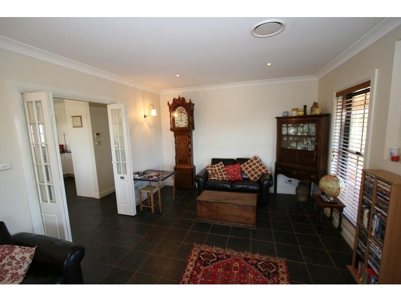 16 Carthew Road, Orange NSW 2800