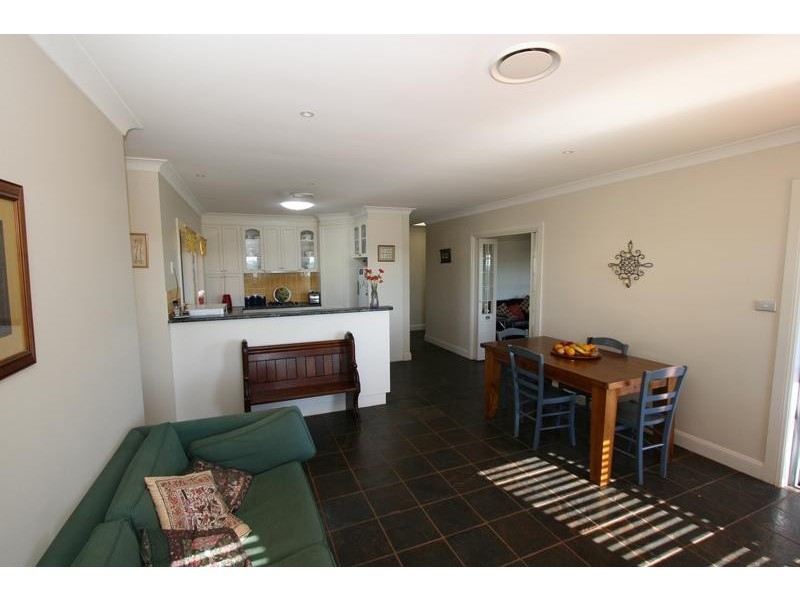 16 Carthew Road, Orange NSW 2800