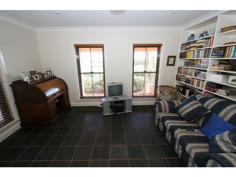 16 Carthew Road, Orange NSW 2800