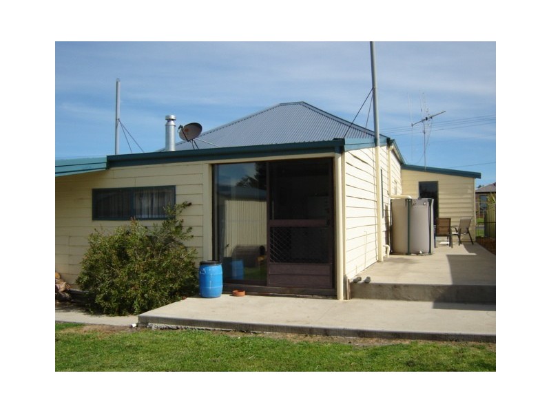 15 Lane Street, Blayney NSW 2799
