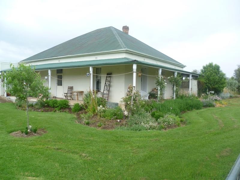 32 Rosamel, Molong NSW 2866