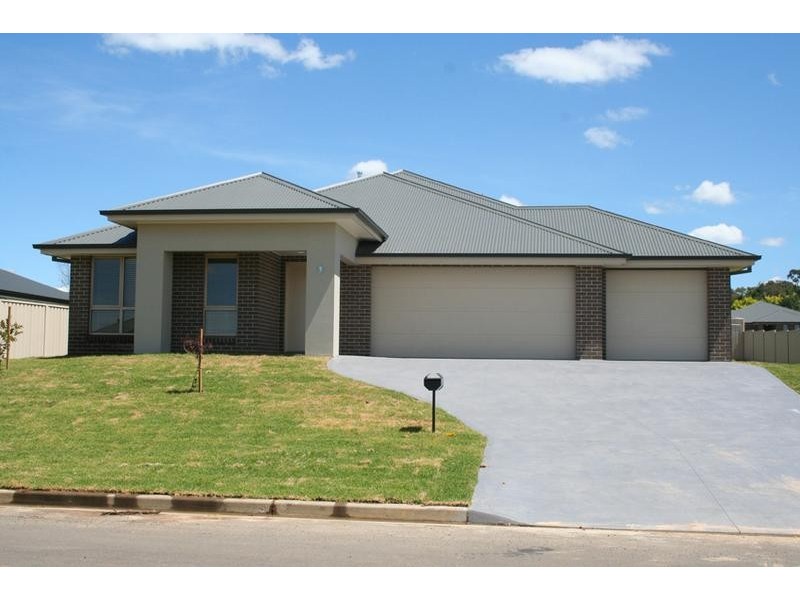 7 Centennial Avenue, Orange NSW 2800