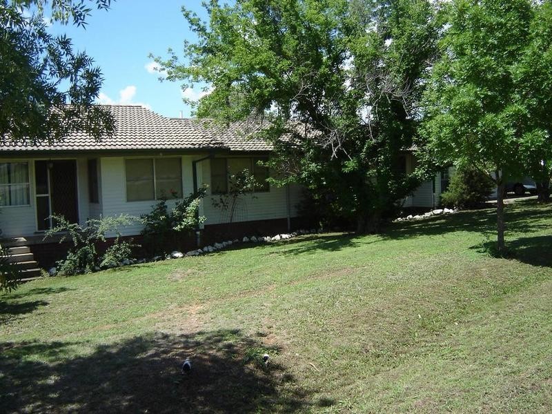 27 Lee Street, Molong NSW 2866