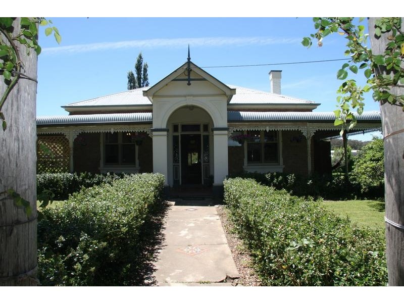 678 Burrendong Way, Orange NSW 2800