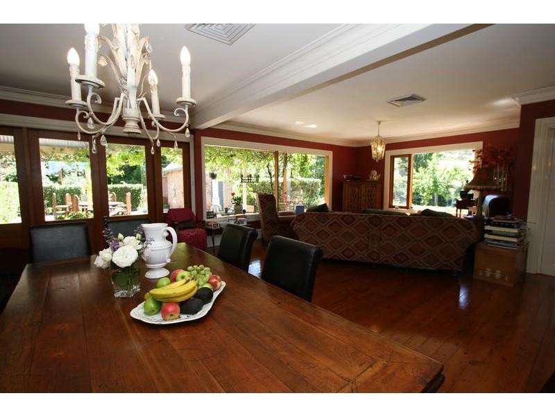 678 Burrendong Way, Orange NSW 2800