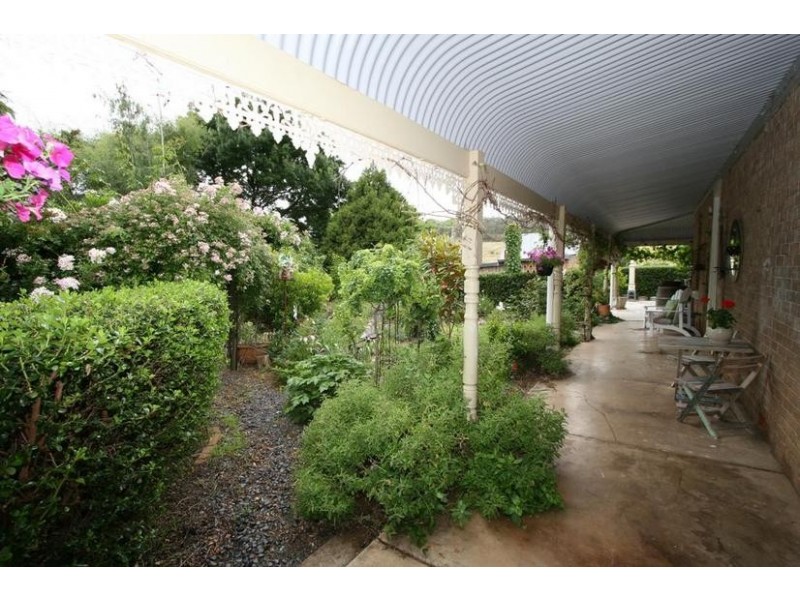 678 Burrendong Way, Orange NSW 2800