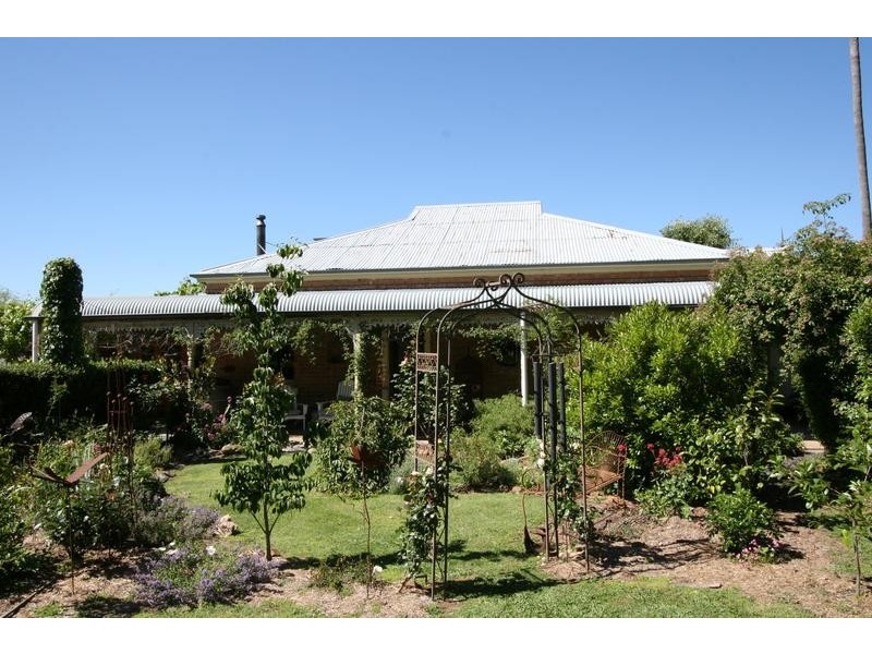 678 Burrendong Way, Orange NSW 2800