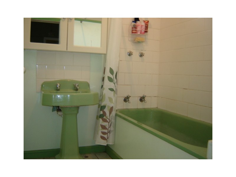 6 Burton Street, Blayney NSW 2799