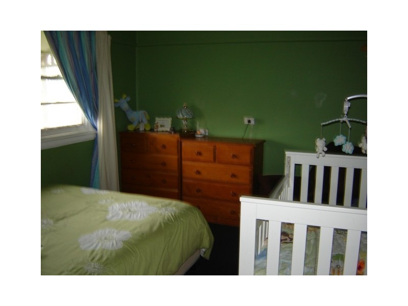 6 Burton Street, Blayney NSW 2799