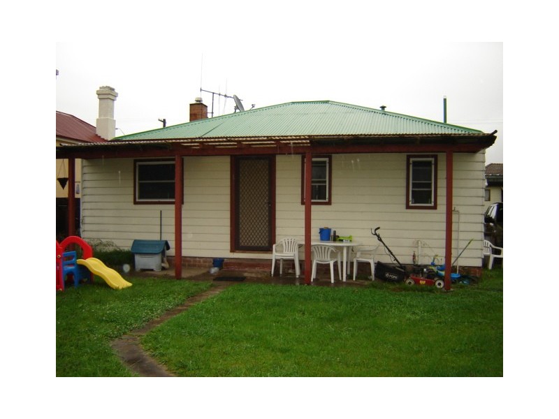 6 Burton Street, Blayney NSW 2799