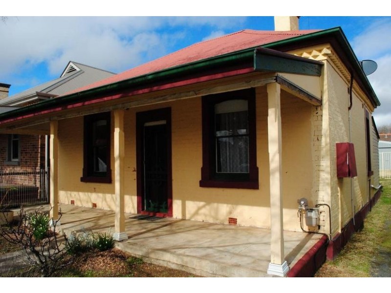 406 Summer Street East, Orange NSW 2800