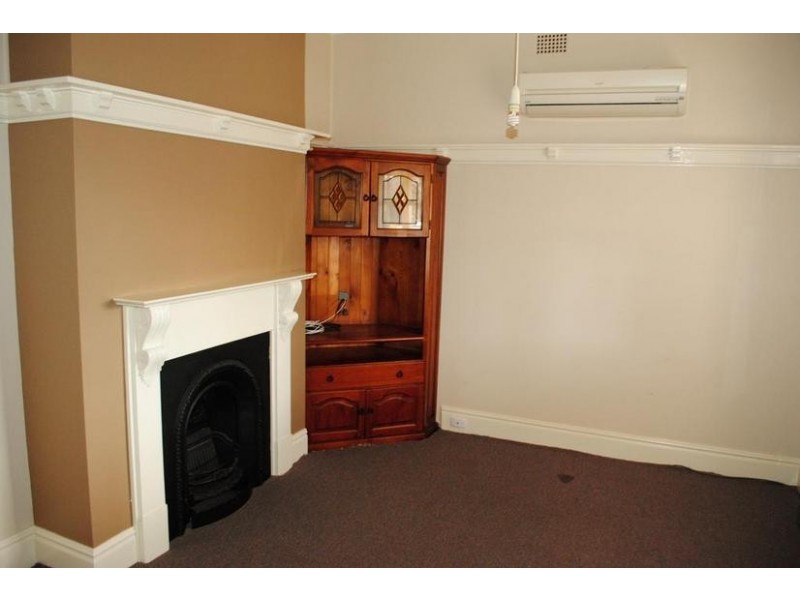 406 Summer Street East, Orange NSW 2800