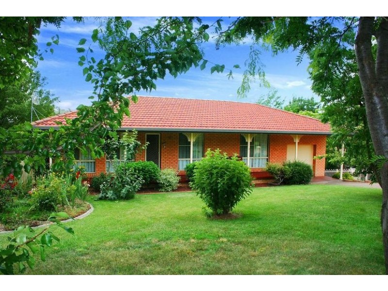 13 Hargraves Crescent, Orange NSW 2800