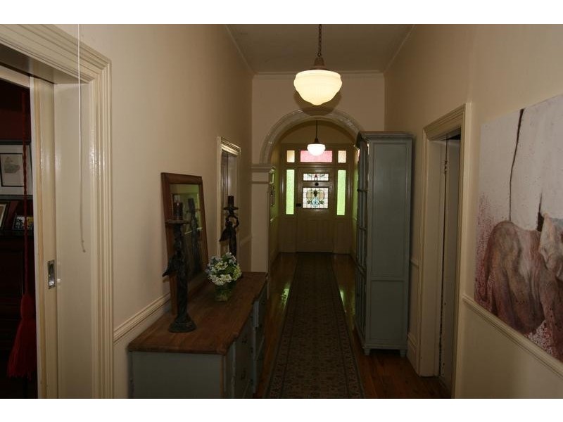 678 Burrendong Way, Orange NSW 2800