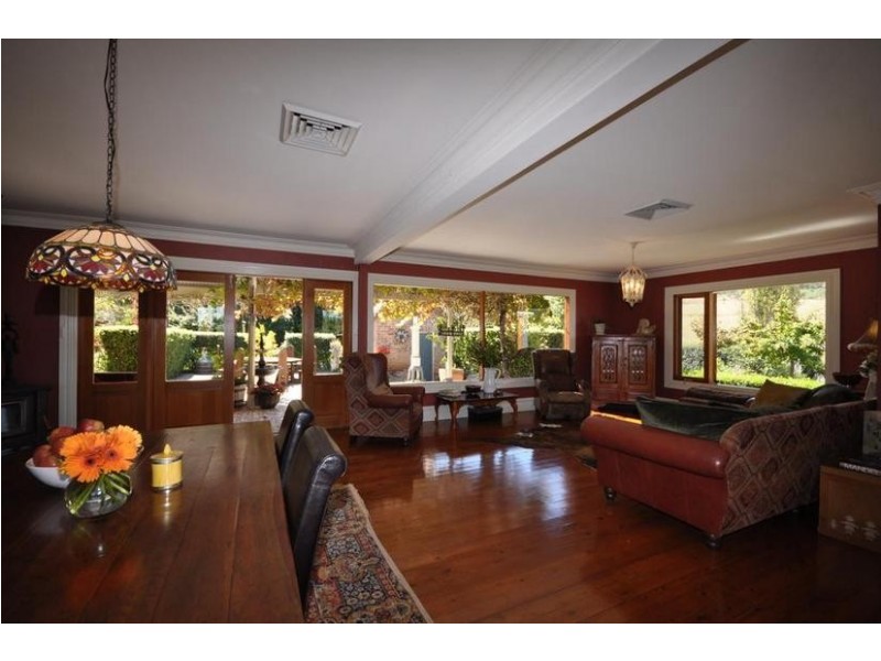 678 Burrendong Way, Orange NSW 2800