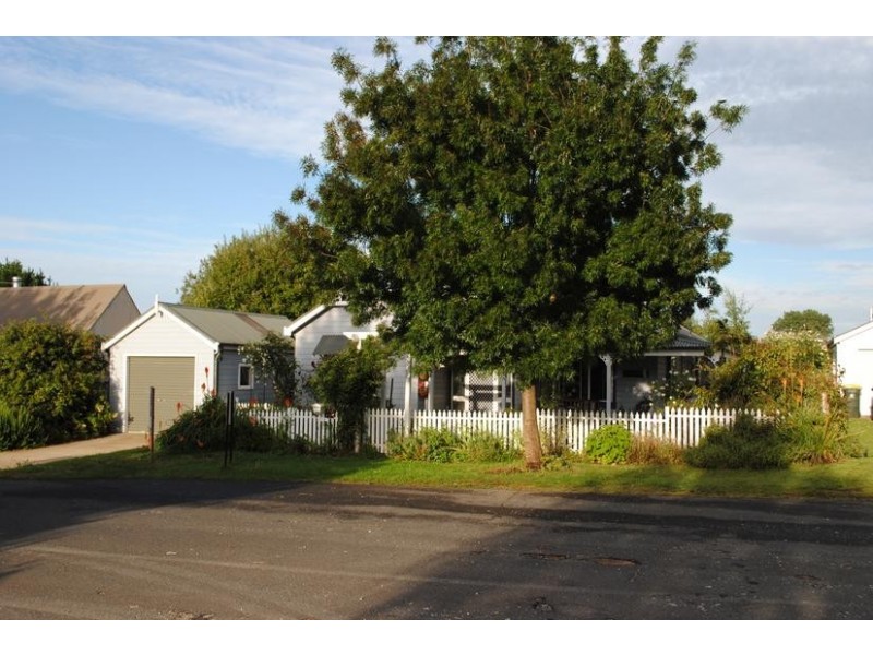 19 Unwin Street, Millthorpe NSW 2798