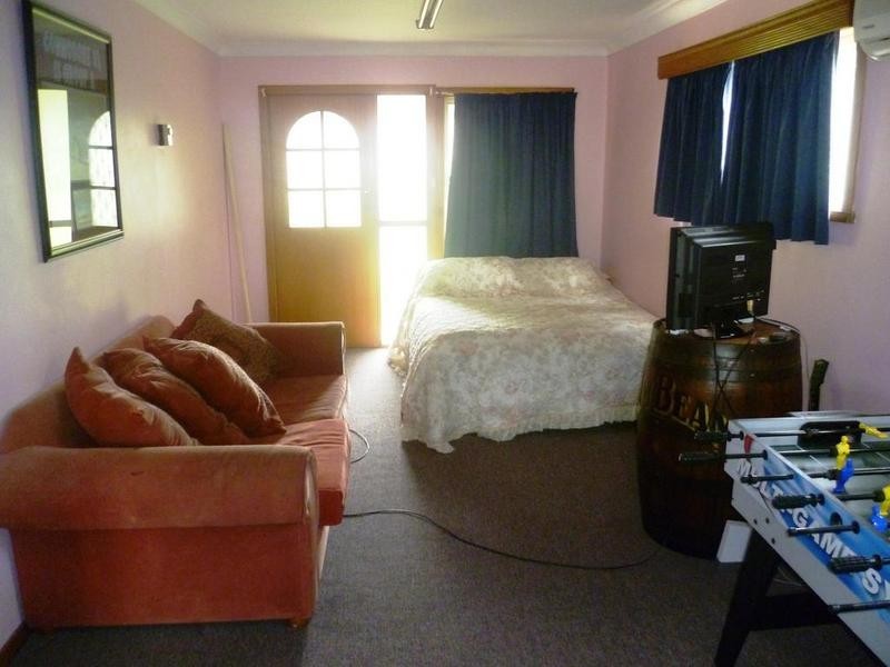 27 Lee Street, Molong NSW 2866