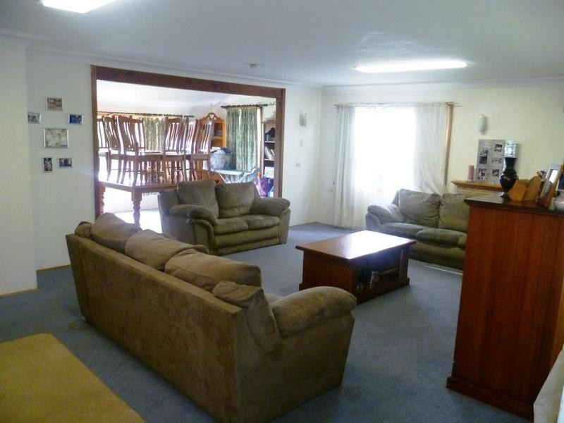 27 Lee Street, Molong NSW 2866